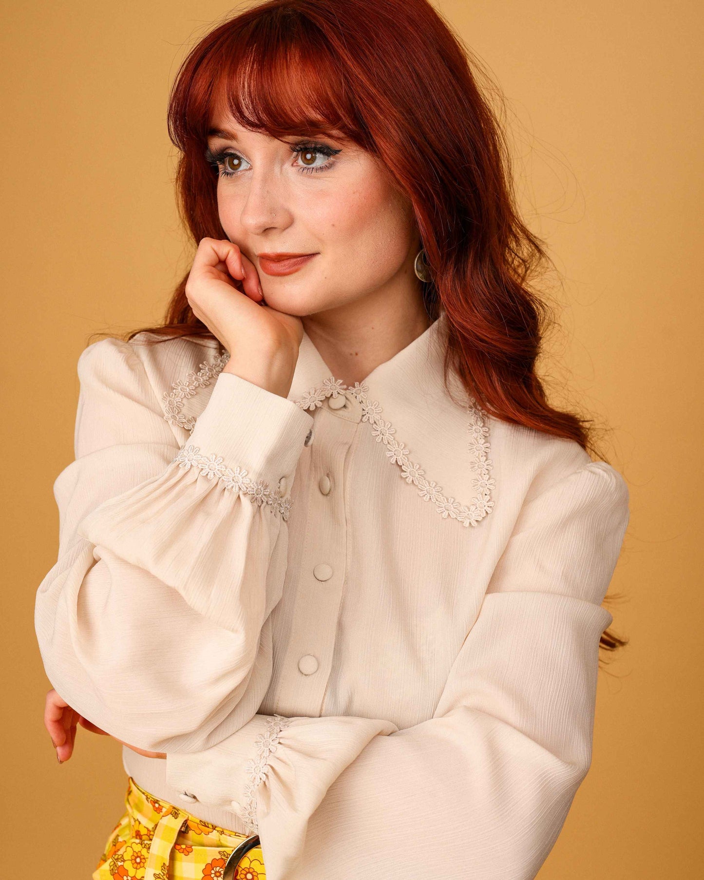 Marianne - Flower Tipped Collar Blouse - Cream