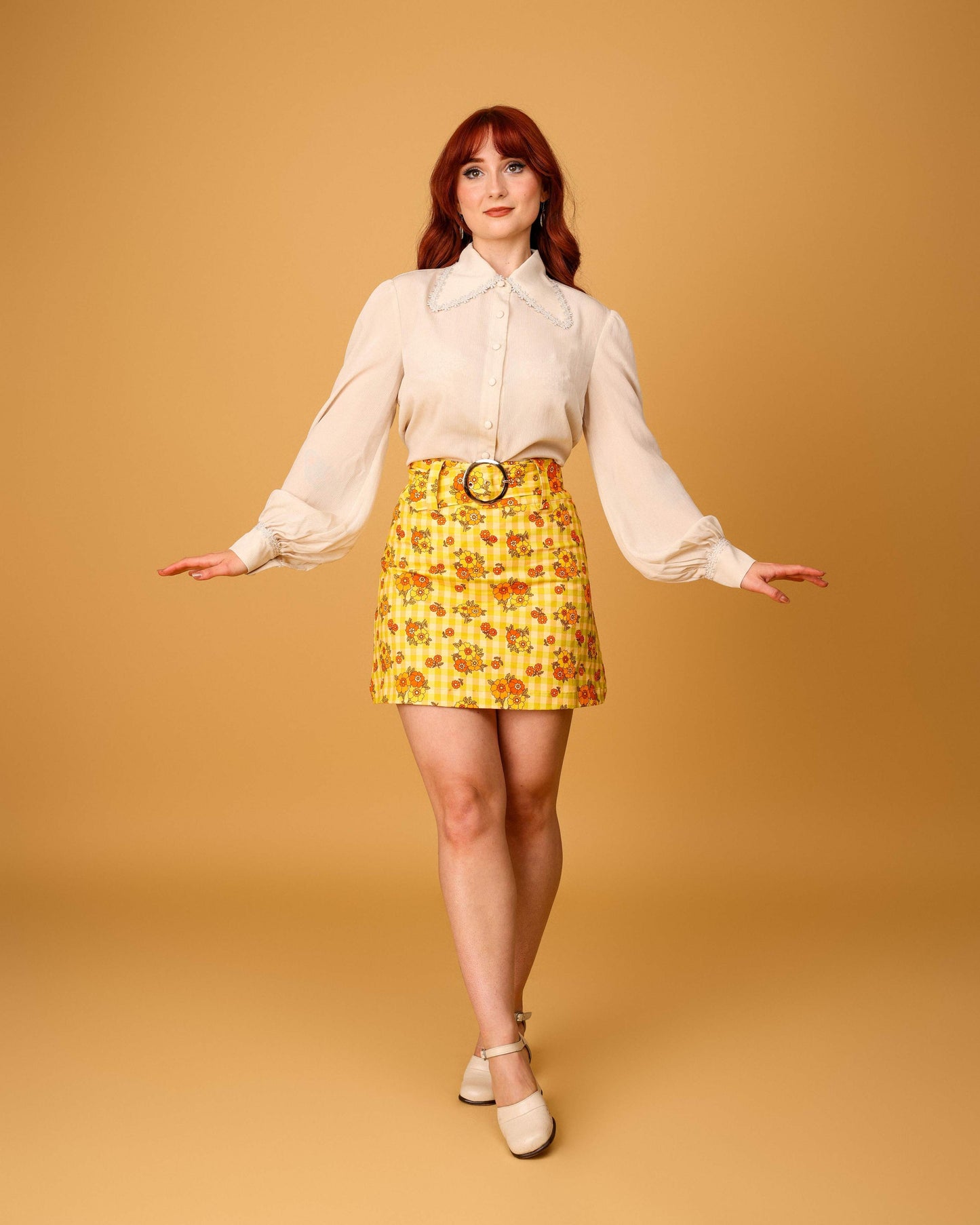 Marianne - Flower Tipped Collar Blouse - Cream