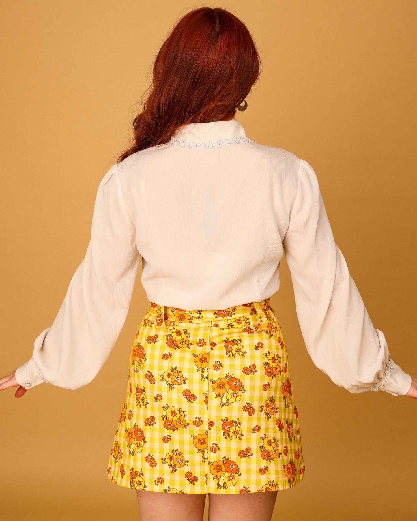 Marianne - Flower Tipped Collar Blouse - Cream