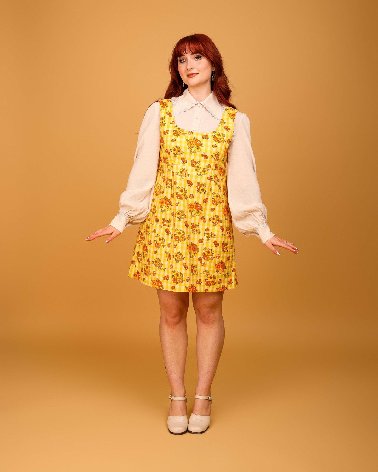 Marianne - Flower Tipped Collar Blouse - Cream
