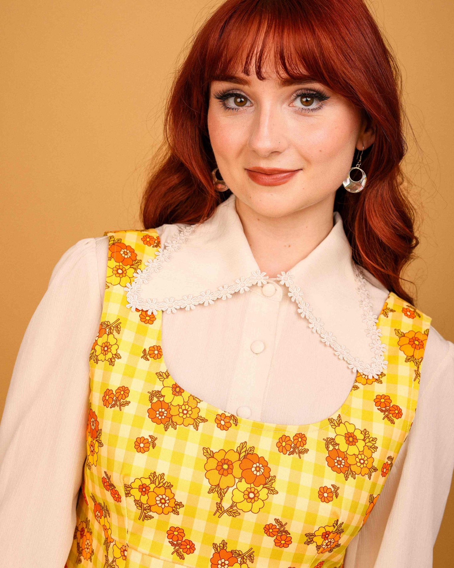 Marianne - Flower Tipped Collar Blouse - Cream