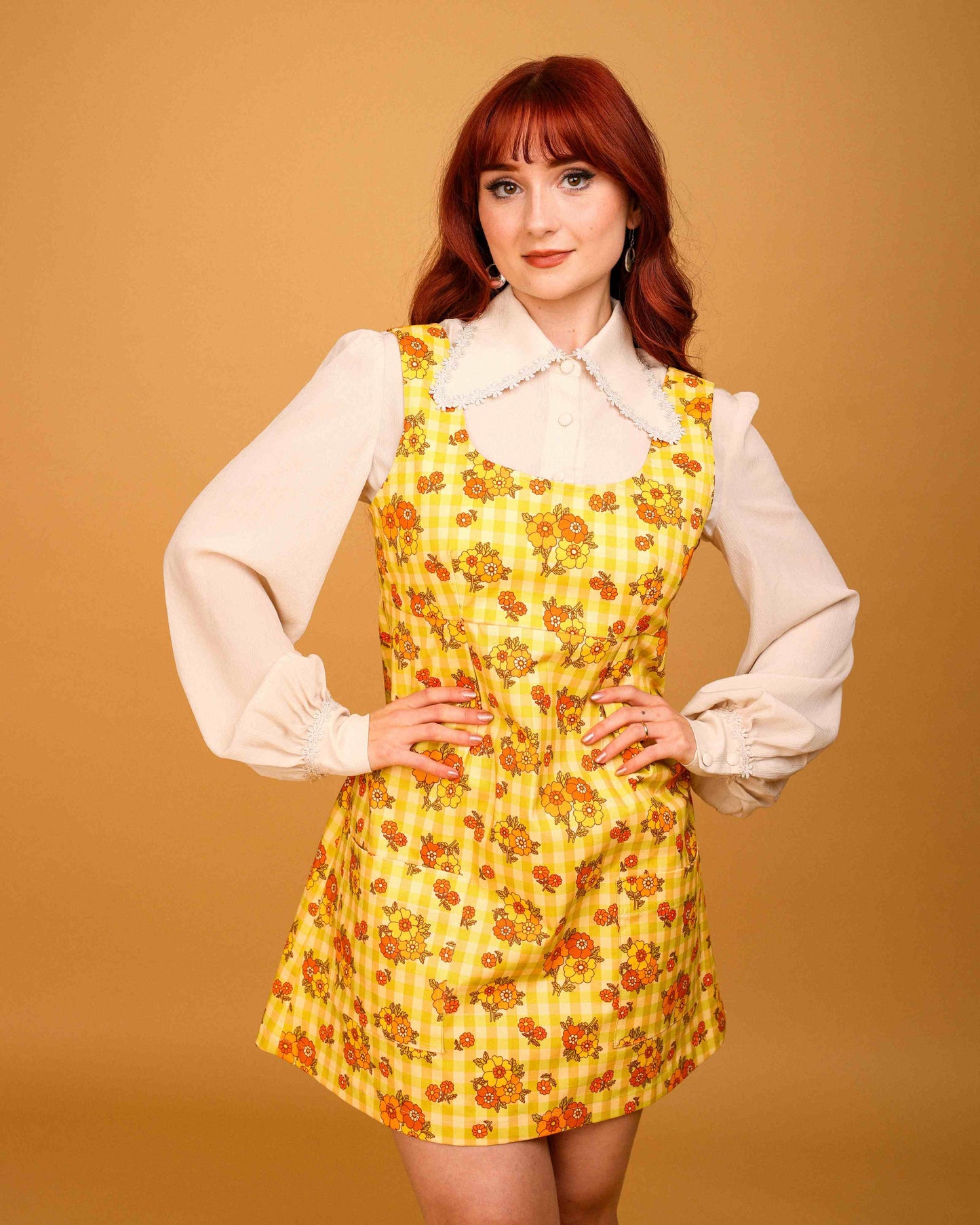 Marianne - Flower Tipped Collar Blouse - Cream