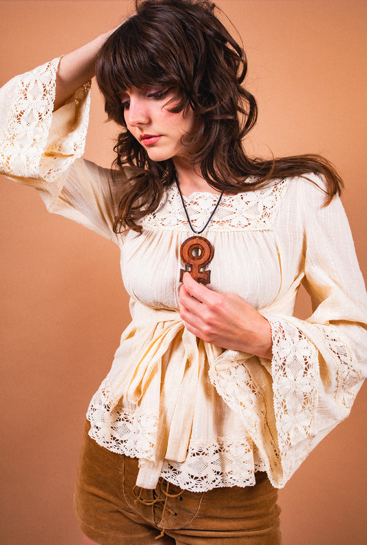 Woman - Pendant Necklace