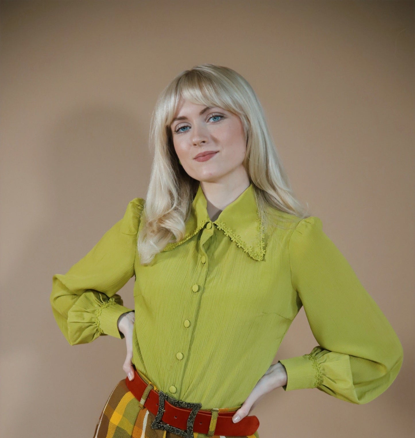 Marianne - Flower Tipped Collar Blouse - Lime