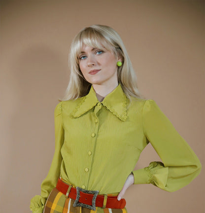 Marianne - Flower Tipped Collar Blouse - Lime