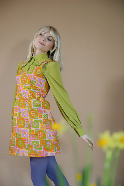 Marianne - Flower Tipped Collar Blouse - Lime