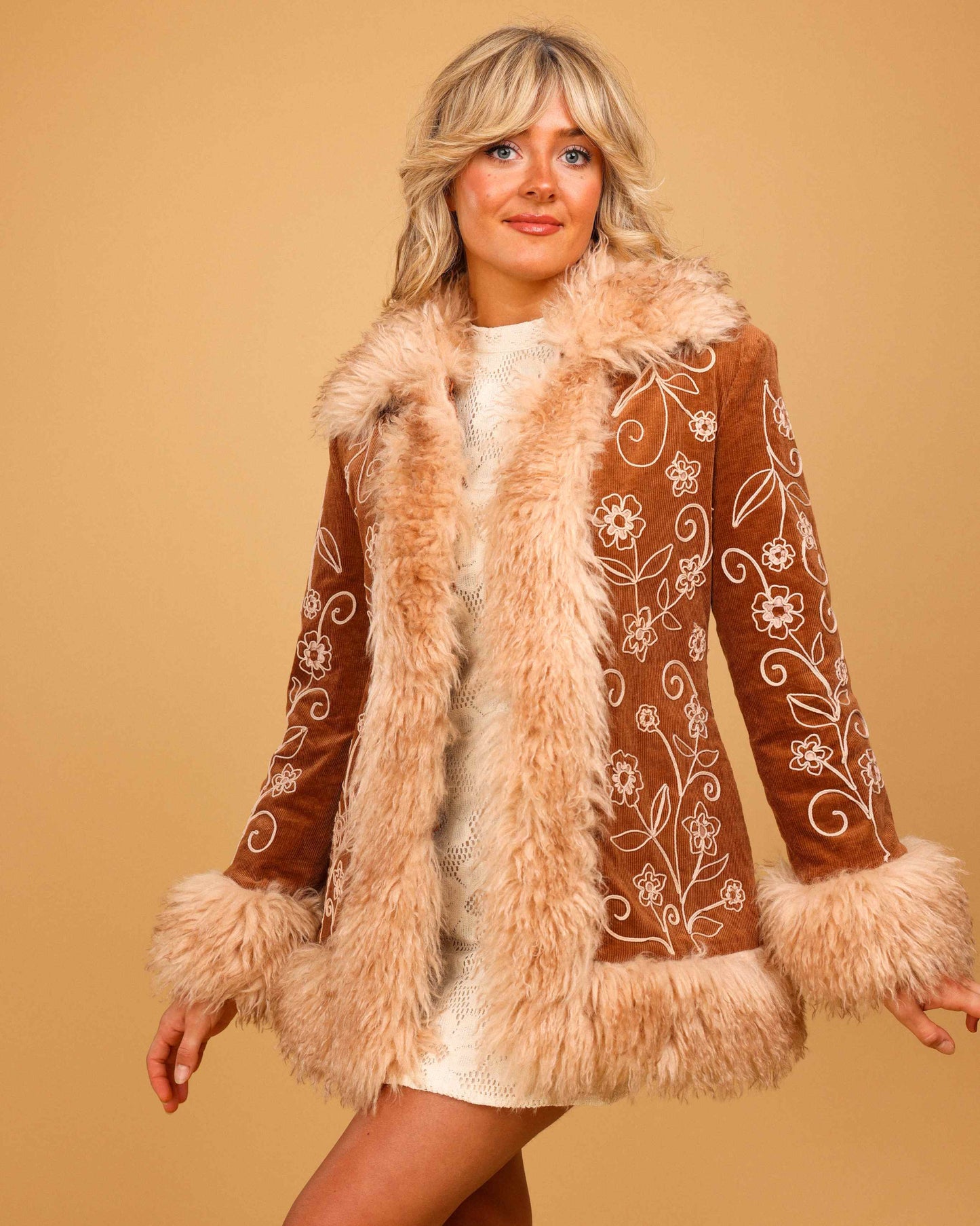 Penny - Embroidered Fur Collar Coat