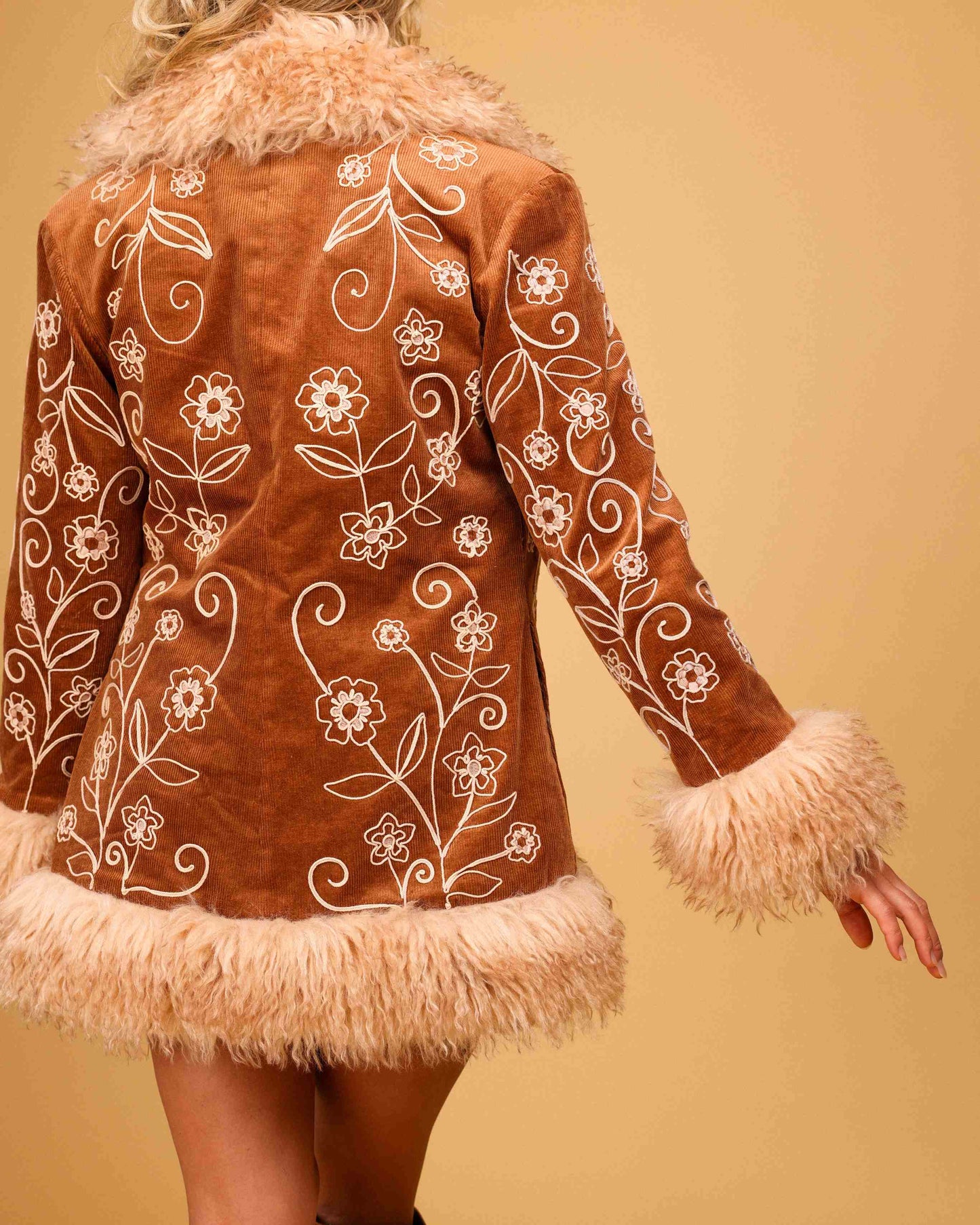 Penny - Embroidered Fur Collar Coat